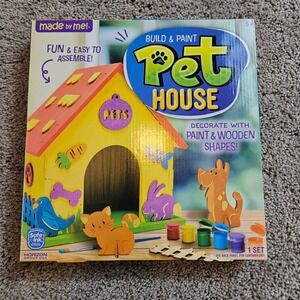 Made By Me Build Paint Pet House Craft Kit Wooden Shapes Paint Brushes Glue NEW‎